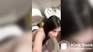 Brown hottie has a gassy heavy dump