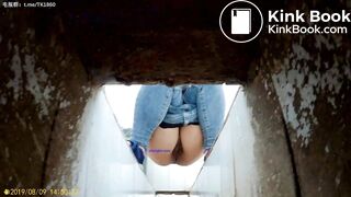 spy camera asian girl pee and shit.video_1392