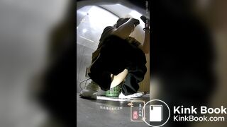 spy camera asian girl pee and shit.video_1335