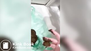 Brasileira delícia cagando