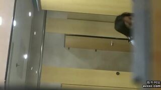 spy camera asian girl pee and shit.video_1357