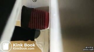 spy camera asian girl pee and shit.video_1357