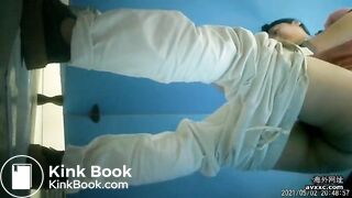 spy camera asian girl pee and shit.video_1349