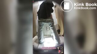 spy camera asian girl pee and shit.video_1329