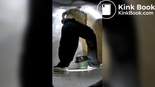 spy camera asian girl pee and shit.video_1327
