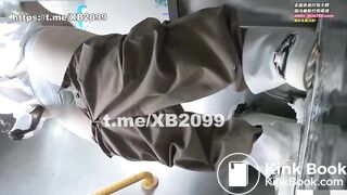 spy camera asian girl pee and shit.video_1322