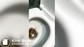 Tan beauty takes healthy shit and shows it being flushe