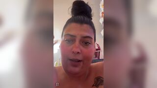 girl pooping on tiktok live