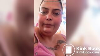 girl pooping on tiktok live