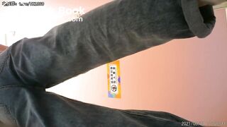 spy camera asian girl pee and shit.video_1395