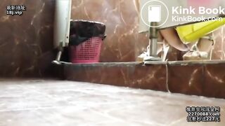 spy camera asian girl pee and shit.video_1343
