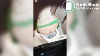 Slutty wife spied while shitting