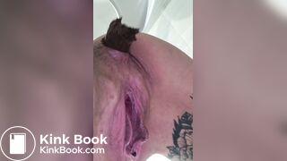 Aussie taking a sloppy morning poo