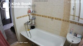 Big booty teen power pee and drop some bomb