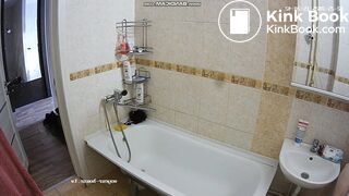 Big booty teen power pee and drop some bomb