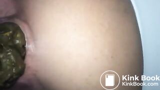 Girl pooping - video 740