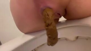 Teen poops a big turd