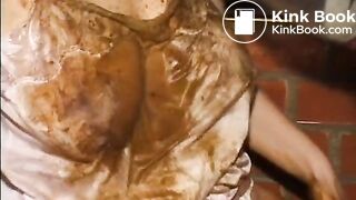 Lesbian Scat 1 - video 2