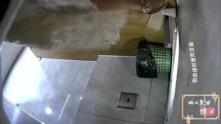 spy camera asian girl pee and shit.video_1263