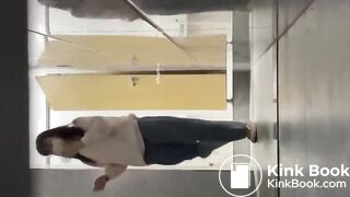 spy camera asian girl pee and shit.video_1286