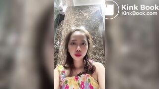 Girl record herself pooping