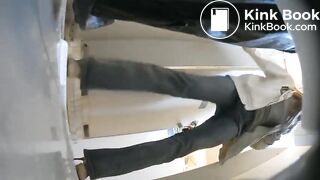 spy camera asian girl pee and shit.video_1231