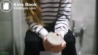 Ragazza con la diarrea parte 3