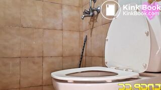 Girl does a massive log that clogs the toilet