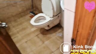 Girl does a massive log that clogs the toilet