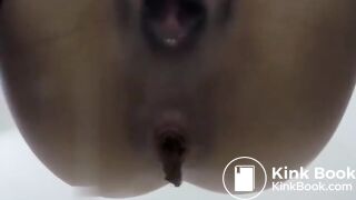 Japanese woman's toilet scene - video 84