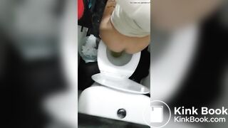 Venezuelana fitness cagando 1