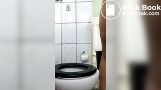 Brasileira sexy cagando muito para você