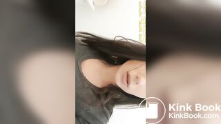 French Godess shitting