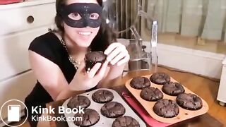 Hot girl making shit muffins