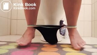 Girl pooping on toilet - video 72