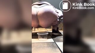 TDH helps her pebbles to come off with her finger