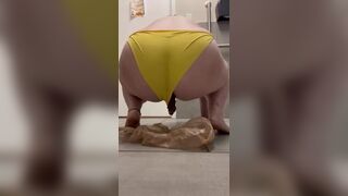 TDH big panty shit on the floor