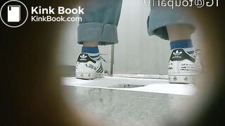 spy camera asian girl pee and shit.video_913