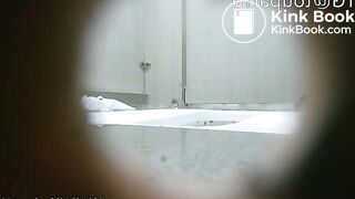 spy camera asian girl pee and shit.video_913