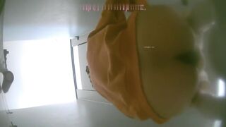spy camera asian girl pee and shit.video_894