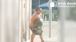 Cagando en la calle - video 2