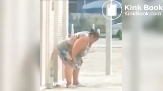 Cagando en la calle - video 2