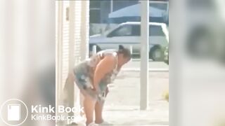 Cagando en la calle - video 2