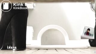 spy camera asian girl pee and shit.video_890