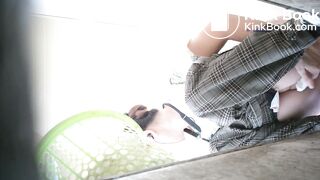 spy camera asian girl pee and shit.video_902