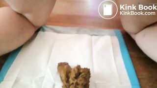 Hot girl shitting - video 143