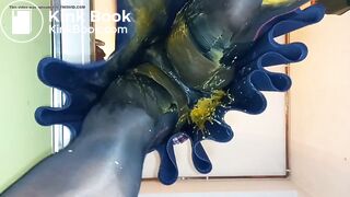 BlueGirl70 Upskirt Poop