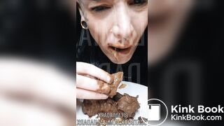 Eating poop @lamiadark_