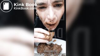 Eating poop @lamiadark_