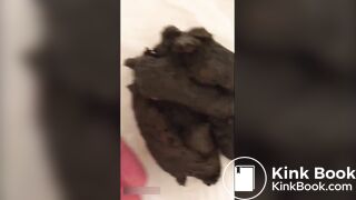 SSQ taking a pile of shit with messy bum